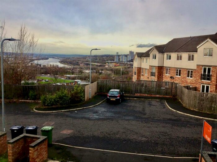 4 Bedroom Town House To Rent In Bridges View, Bensham, Gateshead, NE8