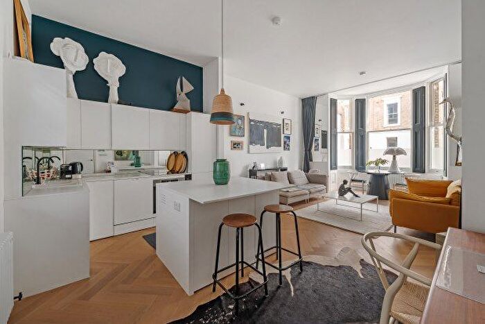 2 Bedroom Flat To Rent In Queen's Gate Place, London, SW7