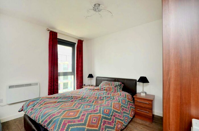 Studio To Rent In Guildford Road, , Woking, GU22