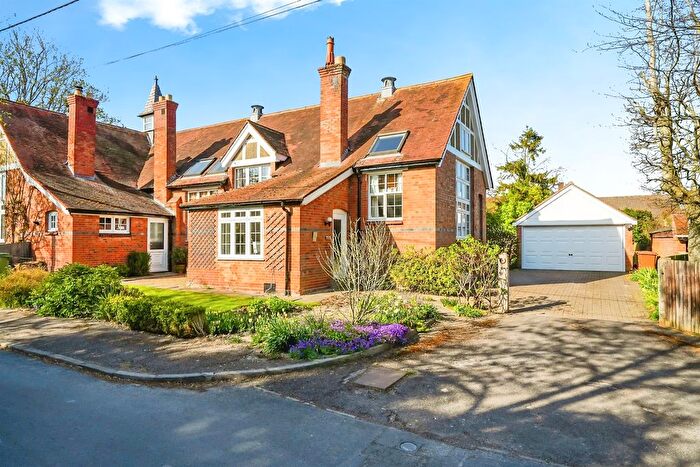 4 Bedroom Semi-detached House For Sale In School Lane, Harwell, Didcot, OX11
