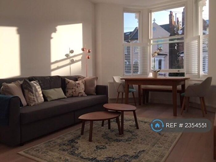 2 Bedroom Flat To Rent In Sisters Avenue, London, SW11