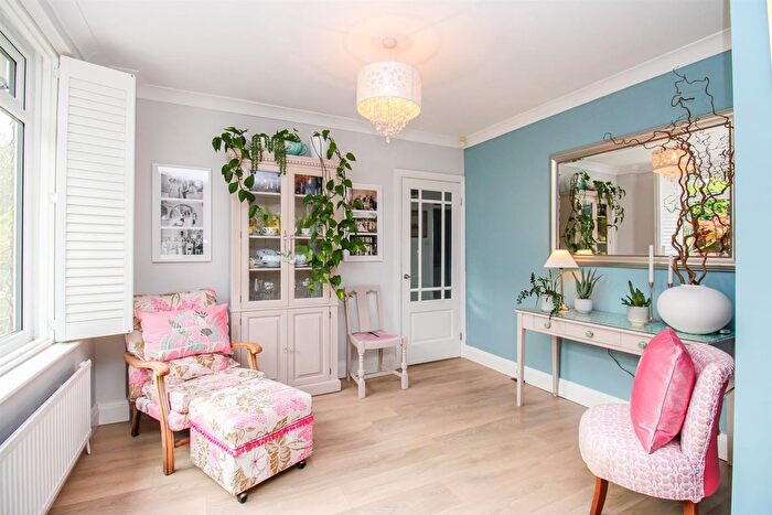 4 Bedroom Detached Bungalow For Sale In The Russets, Sandal, Wakefield, WF2