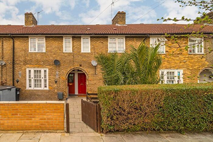 3 Bedroom Property For Sale In Bentworth Road, Shepherds Bush, W12