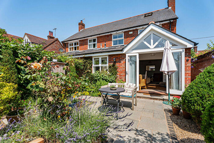 3 Bedroom Semi-Detached House For Sale In Cuxham Road, Watlington, OX49