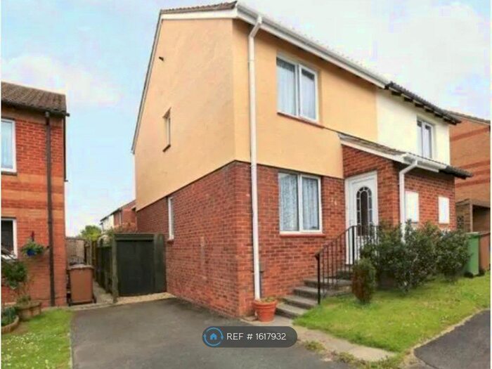 2 Bedroom Semi-Detached House To Rent In Kitter Drive, Plymouth, PL9