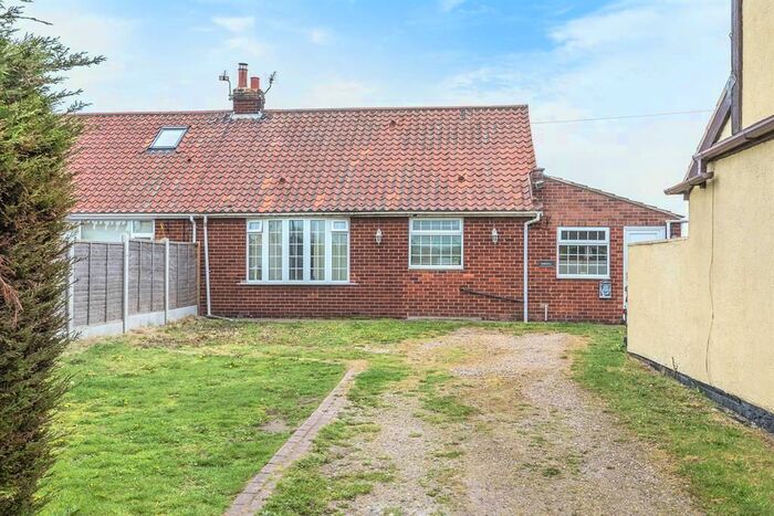 3 Bedroom Semi-Detached Bungalow For Sale In Moor End, Holme-On-Spalding-Moor, YO43