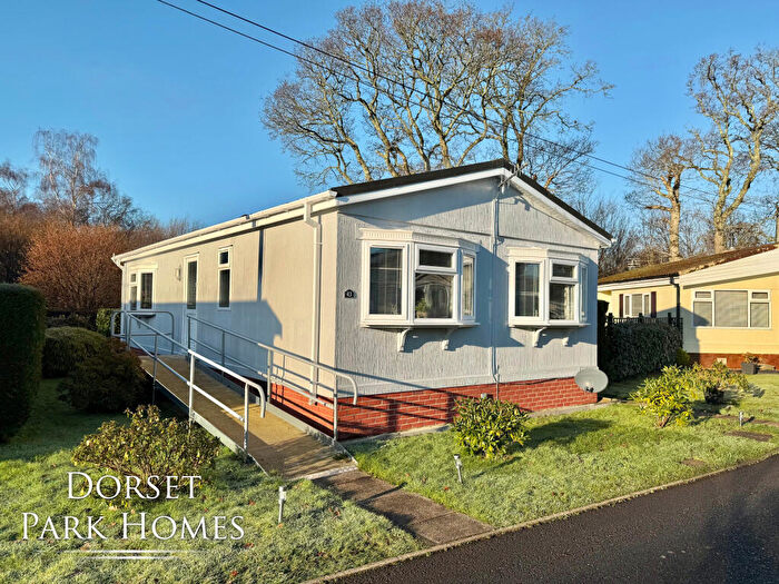 2 Bedroom Park Home For Sale In St Leonards Farm Park, West Moors, Dorset, BH22