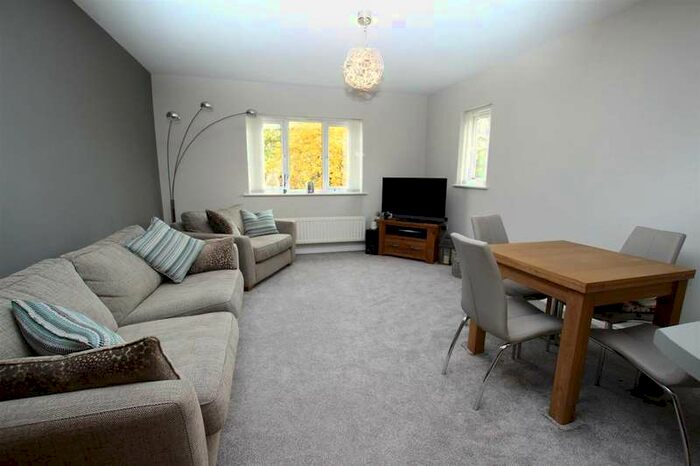 2 Bedroom Apartment To Rent In Lodge Road, Thackley, Bradford, BD10