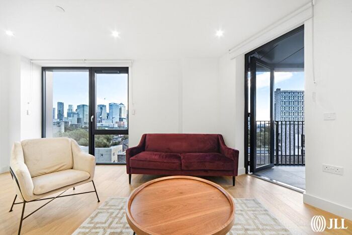 1 Bedroom Flat To Rent In Tellicherry Court, Aberfeldy Square, E14