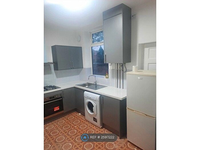 3 Bedroom Terraced House To Rent In Old Hall Drive, Manchester, M18