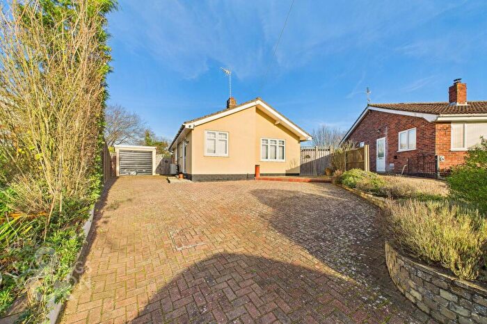 2 Bedroom Detached Bungalow For Sale In Hampton Avenue, Thurlton, Norwich, NR14