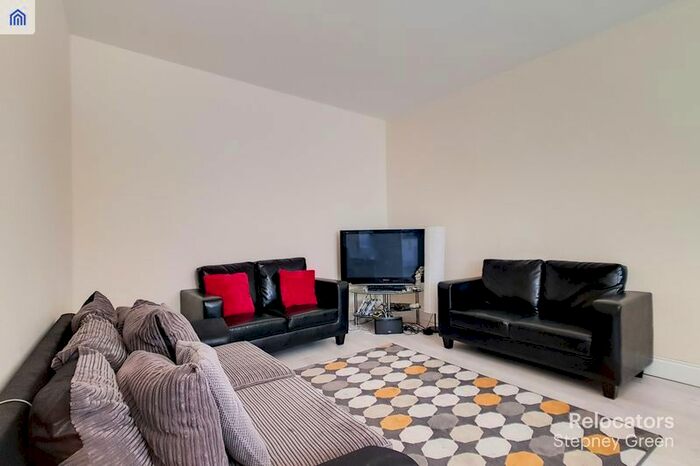4 Bedroom Semi-detached House To Rent In Mile End Place, London, E1