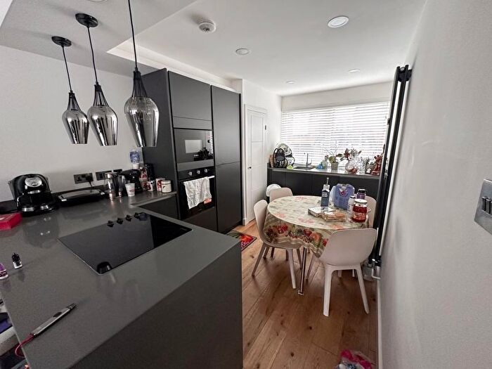 2 Bedroom Flat To Rent In Palace Parade, High Street, London, E17