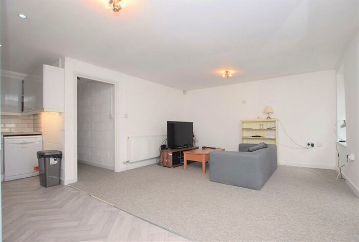2 Bedroom Ground Flat To Rent In Princes Street, BS2