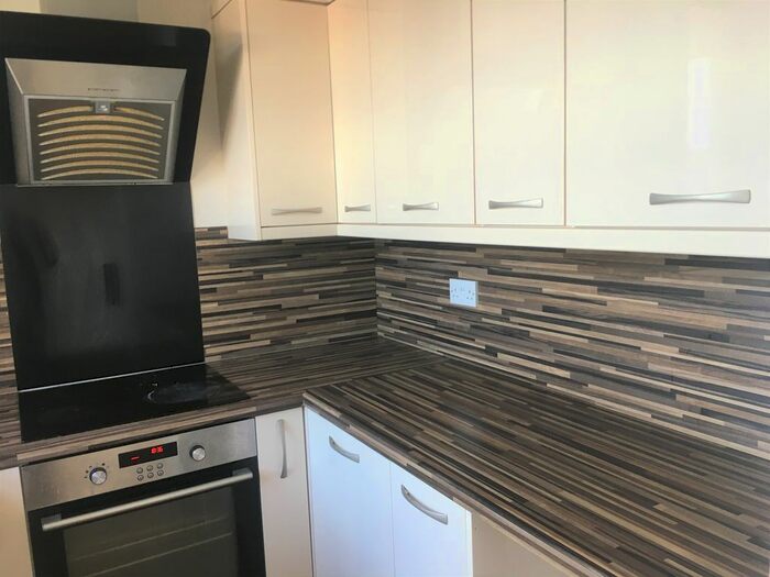 2 Bedroom Flat To Rent In Bloomfield Road, Blackpool, FY1