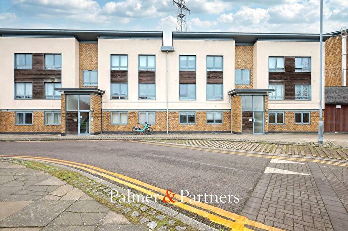 2 Bedroom Flat For Sale In Ballantyne Drive, The Hythe, Colchester, Essex, CO2
