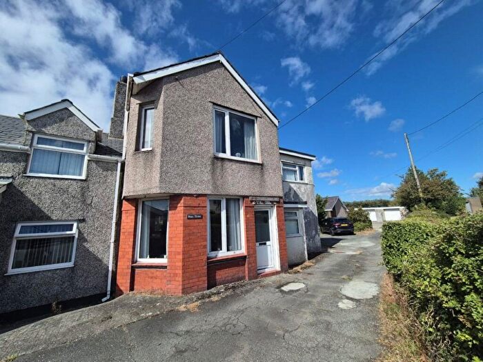 4 Bedroom Apartment For Sale In Maes Tirion, Gaerwen, Anglesey, LL60