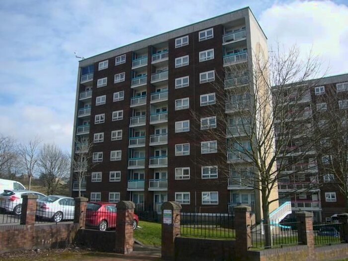 1 Bedroom Flat To Rent In Kelvin House, Holme Wood, Bradford, BD4