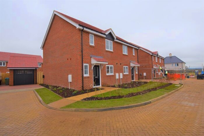 3 Bedroom Semi-Detached House To Rent In Paine Close, Haddenham, Aylesbury, HP17