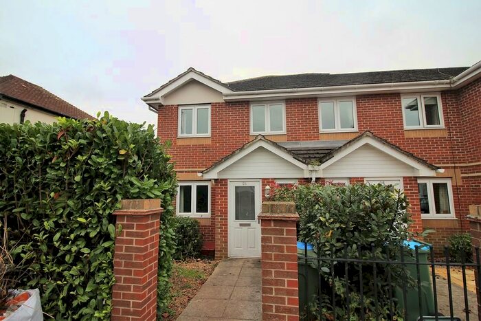 3 Bedroom End Of Terrace House To Rent In Harefield, Southampton, SO18