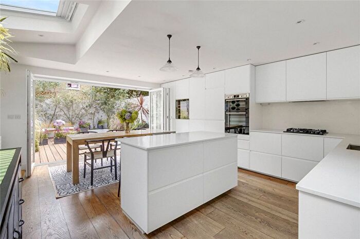 4 Bedroom Terraced House To Rent In Mallinson Road, SW11