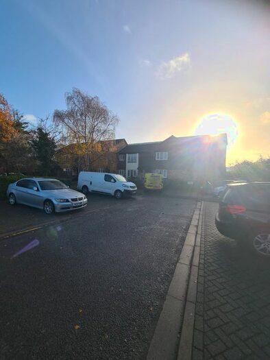 Studio To Rent In Brendon Close, Hayes, UB3