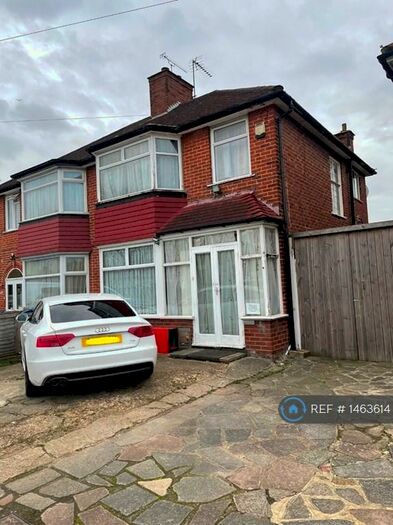 3 Bedroom Semi-Detached House To Rent In Tewkesbury Gardens, London, NW9