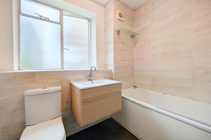 2 Bedroom Flat To Rent In Fentons, Vanbrugh Park Road, London, SE3