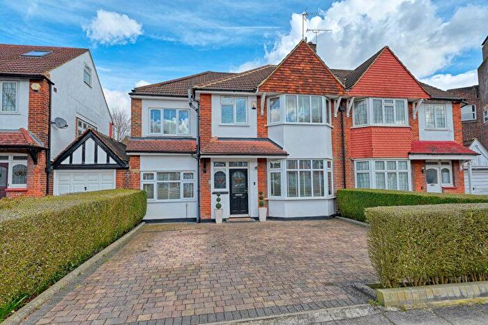 4 Bedroom Semi Detached House For Sale In Woodlands, Harrow, HA2