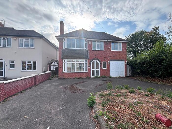 4 Bedroom Semi-Detached House For Sale In Lawnswood Avenue, Shirley, Solihull, B90