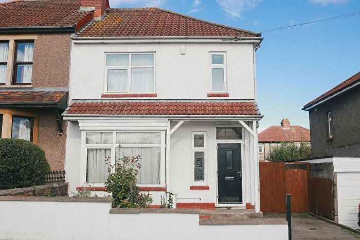 4 Bedroom Semi-Detached House To Rent In Court Road, Horfield, Bristol, BS7