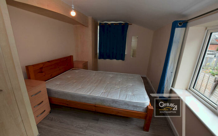 9 Bedroom Semi-Detached House To Rent In |Ref: |, Lodge Road, Southampton, SO14