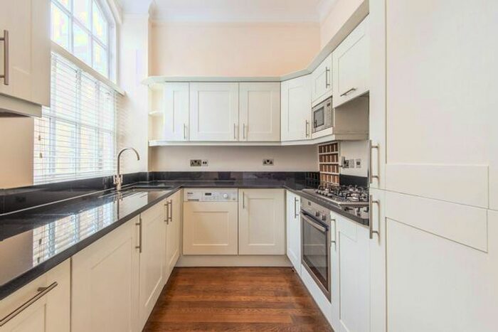 3 Bedroom Property To Rent In Redhill Street, Regent's Park, London, NW1