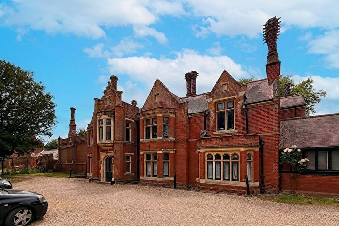 1 Bedroom Flat For Sale In Pound Lane, Hadleigh, IP7