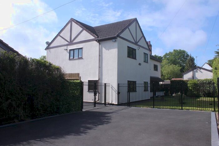 4 Bedroom Farmhouse For Sale In Crabmill Lane, Birmingham, B38