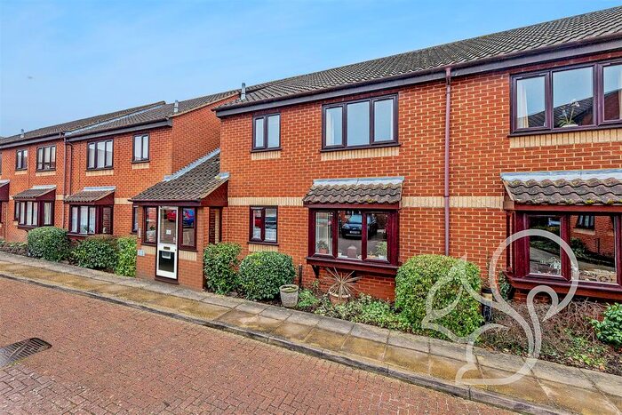 2 Bedroom Flat To Rent In Weavers Court, Sudbury, CO10