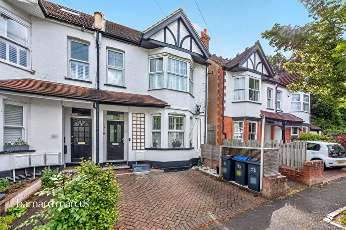 3 Bedroom Semi-Detached House For Sale In Purley Oaks Road, South Croydon, CR2