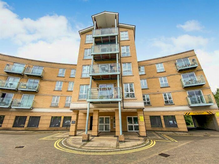 2 Bedroom Apartment To Rent In Rotary Way, Colchester, CO3