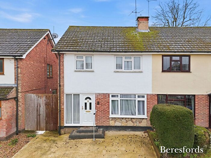 3 Bedroom Semi Detached House For Sale In Fern Close, Billericay, CM12