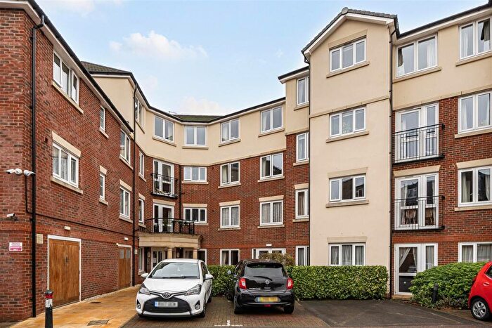 2 Bedroom Retirement Property For Sale In Atkins Lodge, Orpington, BR6