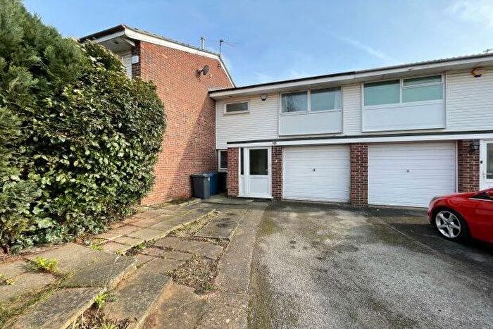 3 Bedroom Terraced House To Rent In Waltham Close, Nottingham, NG2