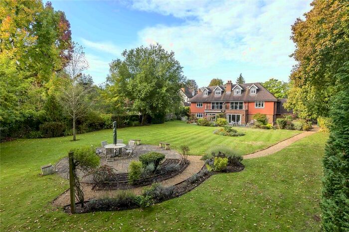 2 Bedroom Flat To Rent In Ashley Road, Walton-On-Thames, KT12