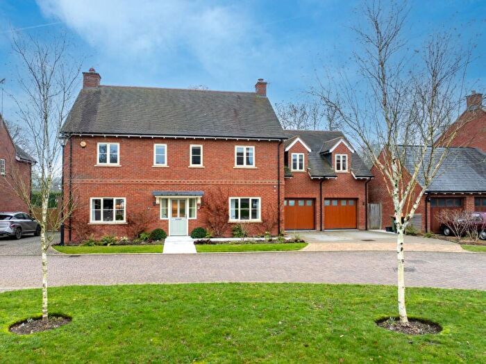 5 Bedroom Detached House For Sale In Bell Farm Close, Studham, LU6