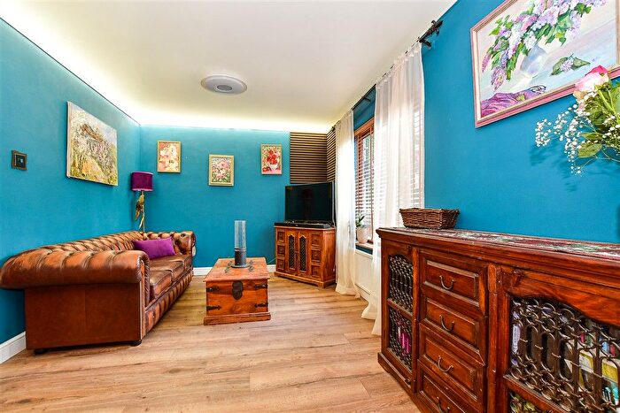 3 Bedroom Terraced House For Sale In Maynards, Marden, Tonbridge, Kent, TN12