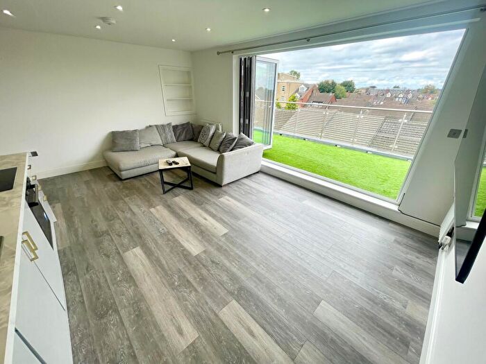 2 Bedroom Apartment To Rent In Alma Street, Luton, LU1