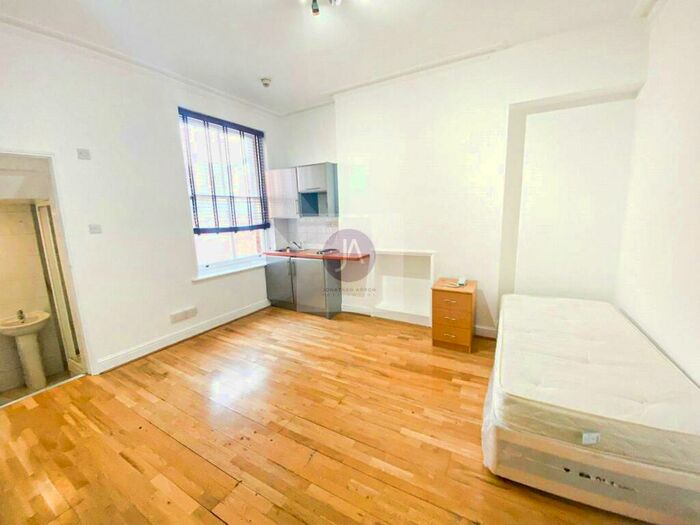 Apartment To Rent In Kilburn High Road, Kilburn, London, NW6