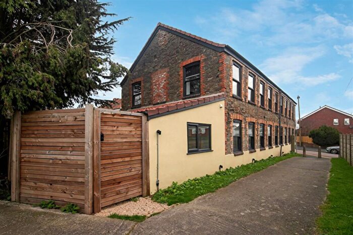 2 Bedroom Flat For Sale In Honey Hill Road, Bristol, BS15