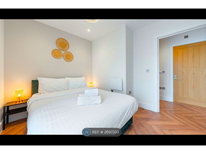 2 Bedroom Flat To Rent In Solomons Hill, Rickmansworth, WD3