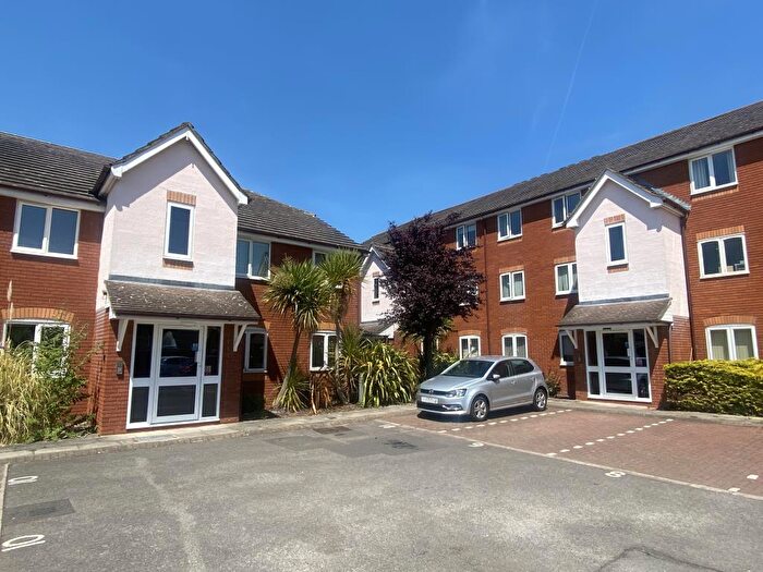 2 Bedroom Apartment To Rent In Windsor, Berkshire, SL4