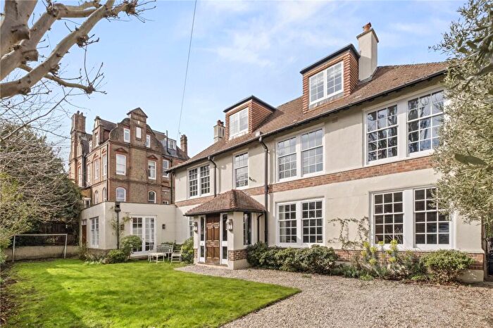 5 Bedroom Detached House For Sale In Blenkarne Road, SW11